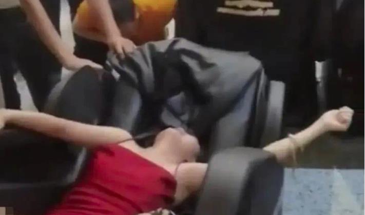 DƬ
